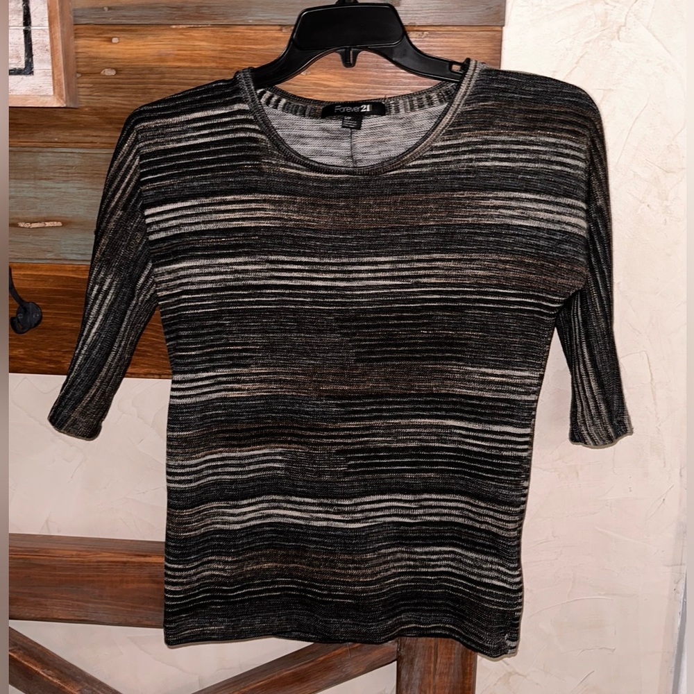 Small Forever 21 Top EUC